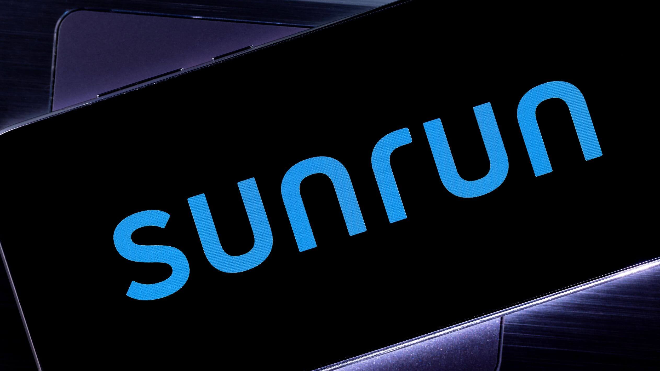 Sunrun Shares Plunge 28% Following Disappointing 2026 Cash Flow Forecast