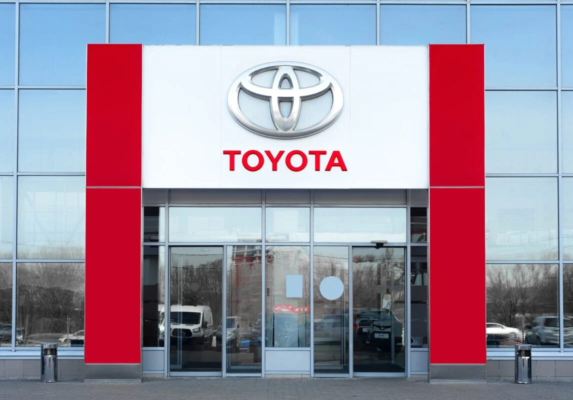 Toyota Stock Rises 2% as Earnings Beat Estimates Despite Tariff Headwinds