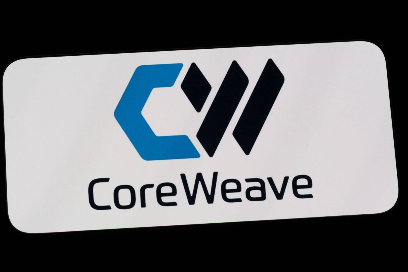 CoreWeave (CRWV) Stock Climbs Following Perplexity AI Multi-Year Partnership Announcement