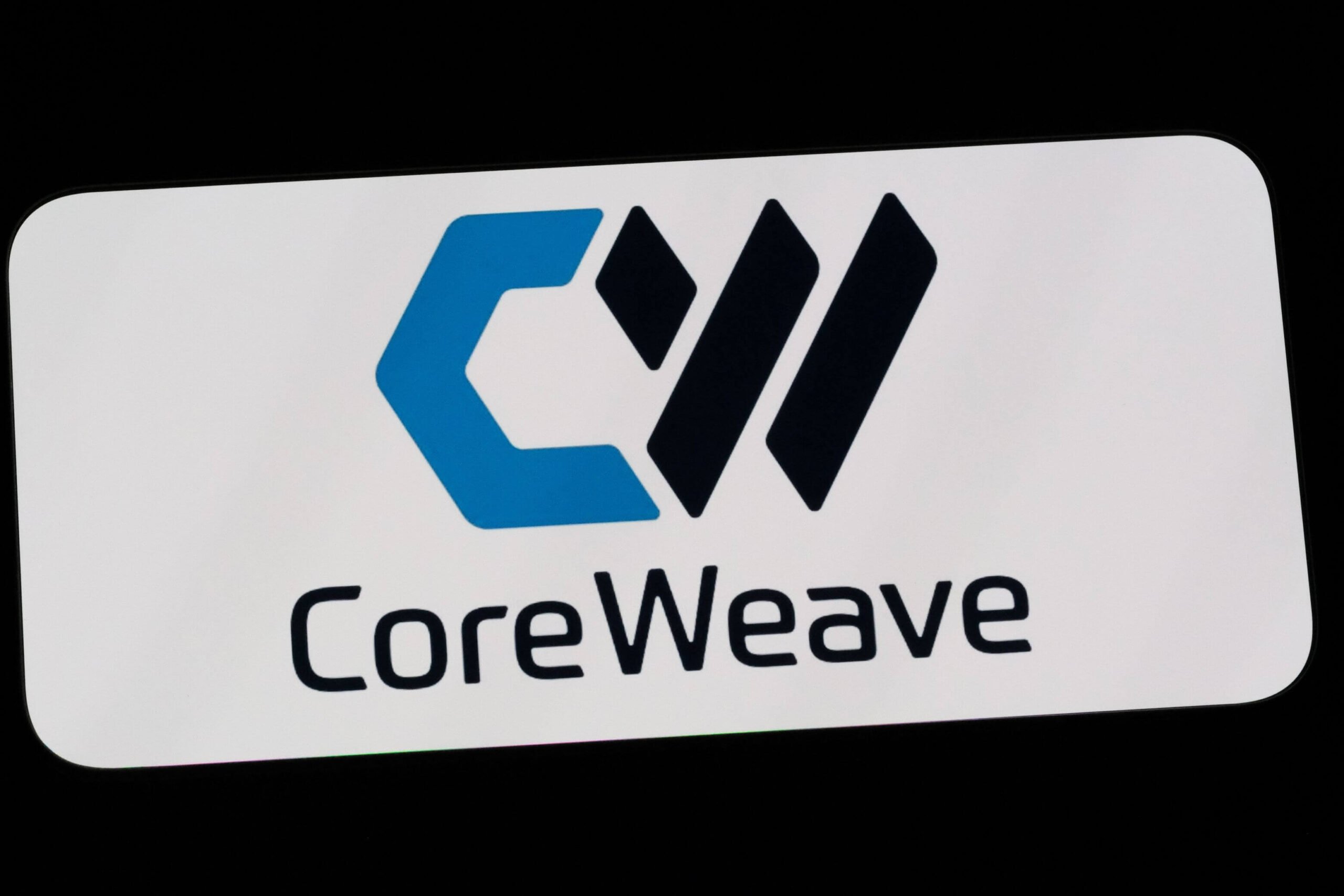 CoreWeave (CRWV) Stock Climbs Following Perplexity AI Multi-Year Partnership Announcement