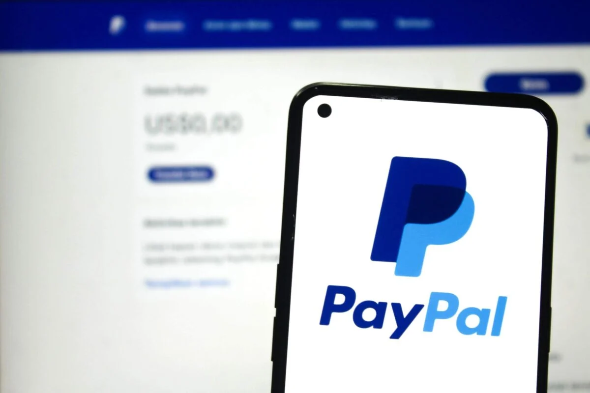 PayPal (PYPL) Stock Plunges 85% From Peak: Value Play or Falling Knife?
