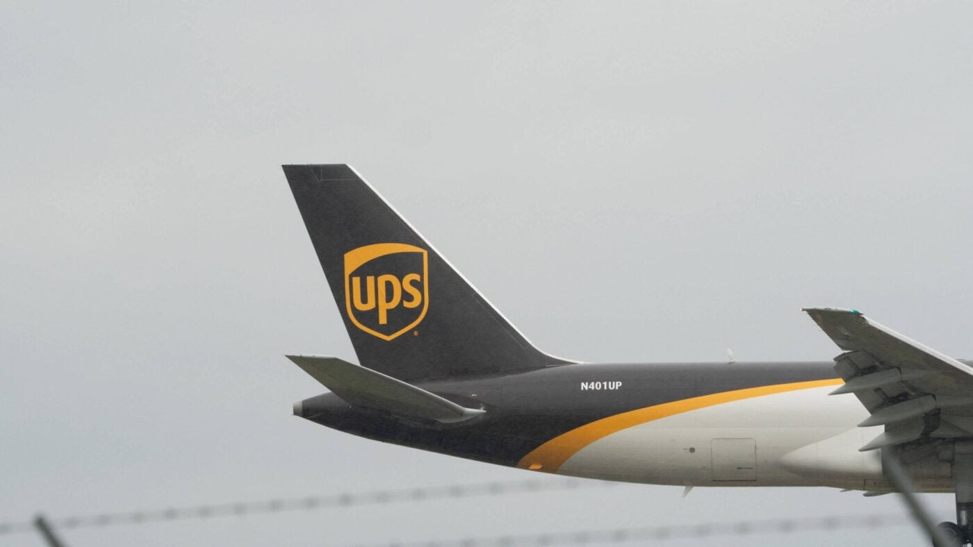 UPS (UPS) Stock Plummets 5% Amid Oil Price Surge and Transport Sector Turbulence