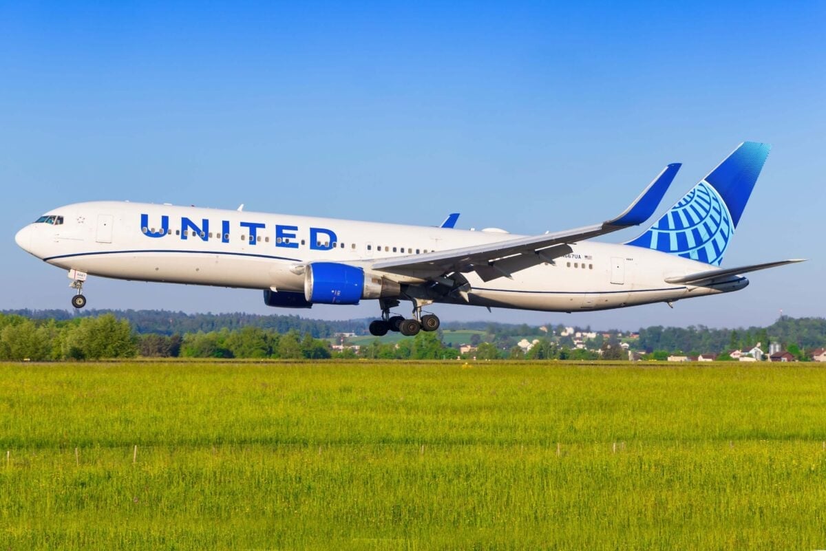 United Airlines (UAL) Stock Plunges 10% Amid Soaring Jet Fuel Costs From Iran Crisis
