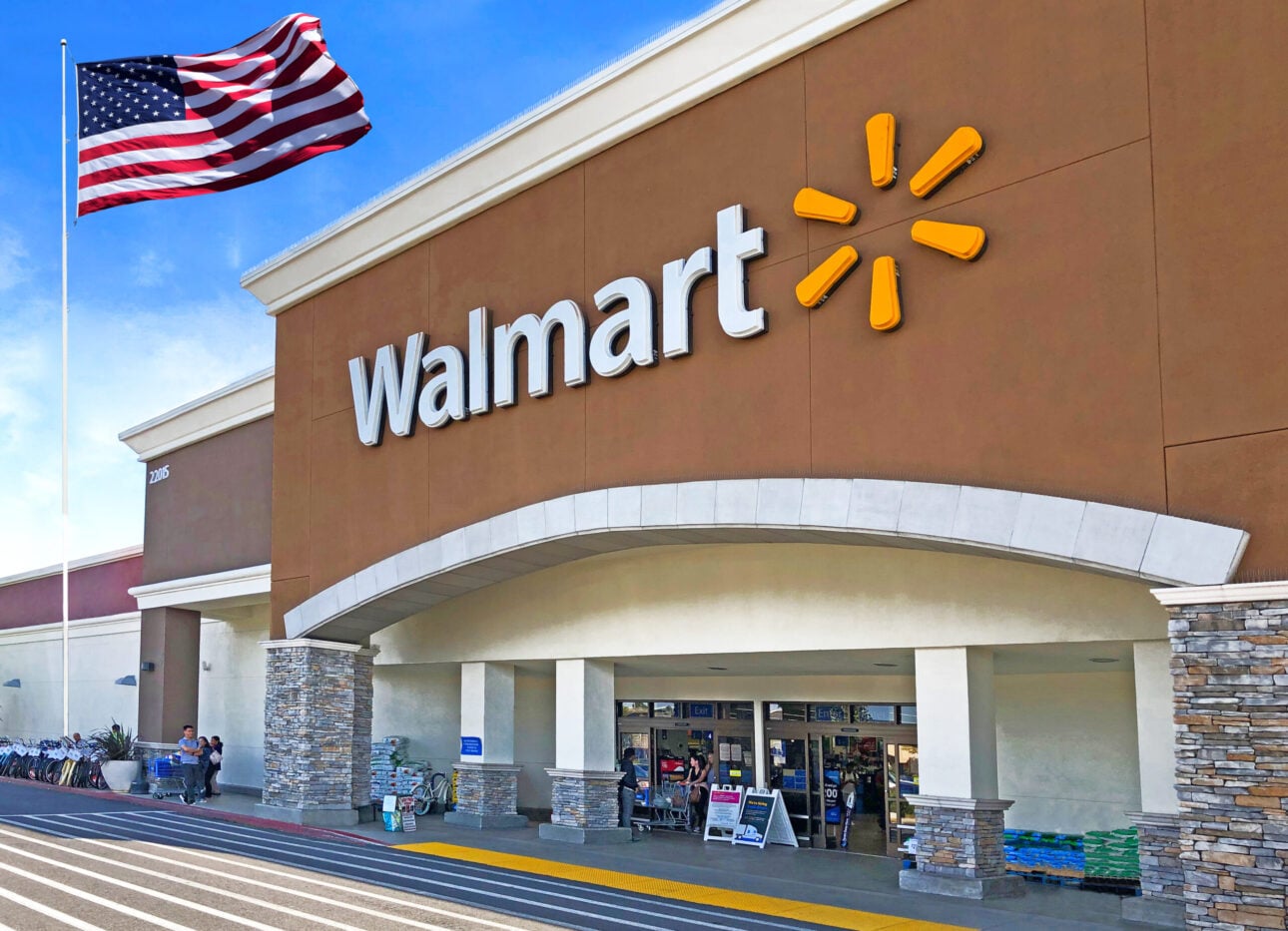 Walmart (WMT) Stock: Walton Family Dumps $1B in Shares — What Investors Need to Know