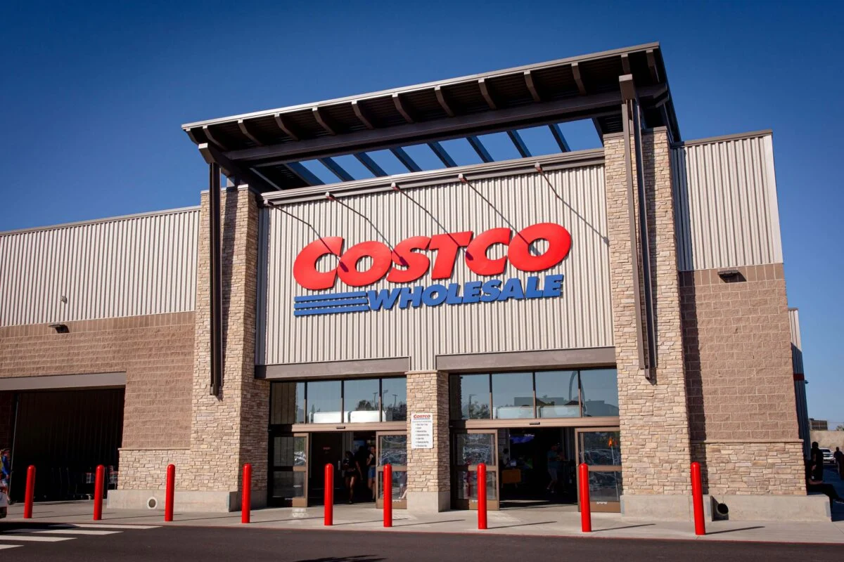 Costco (COST) Shares Climb 2% Following Strong March Sales Performance