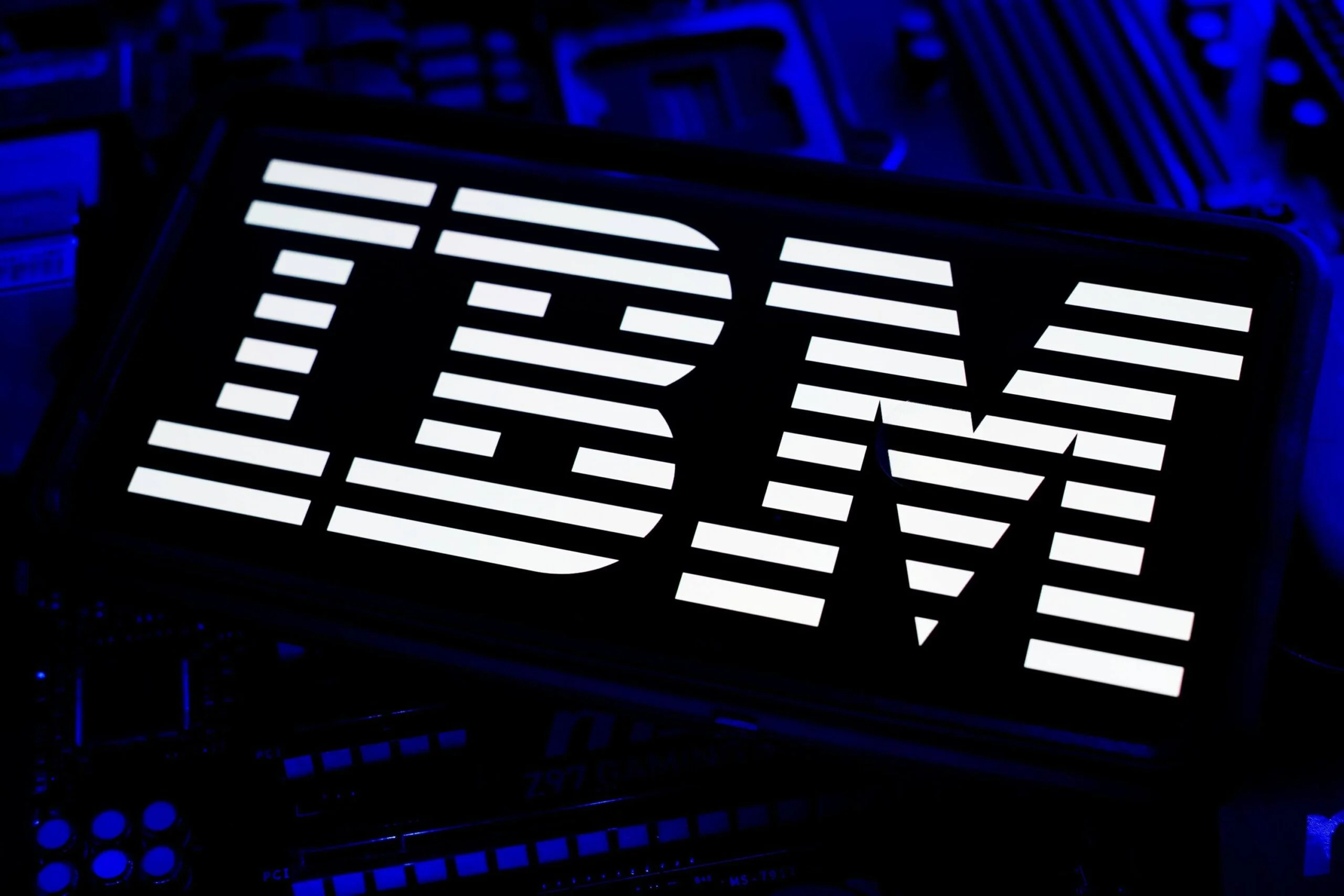 International Business Machines (IBM) Stock Falls as Analysts Cut Price Targets to $290
