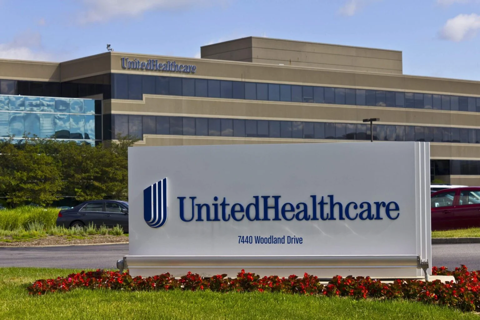 Raymond James Boosts UnitedHealth (UNH) Rating Before Q1 Results