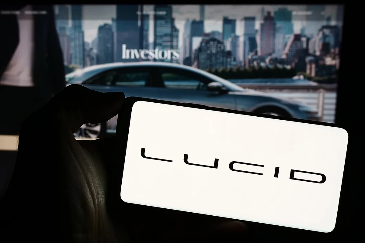 Lucid (LCID) Stock Surges as Uber Increases Stake to $500M and Expands Autonomous Fleet Order