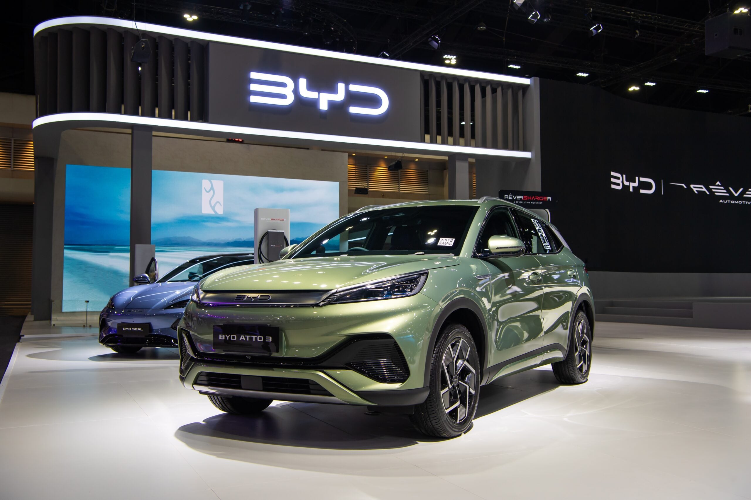 BYD (BYDDY) Stock Slides Following Fire at Shenzhen Manufacturing Complex