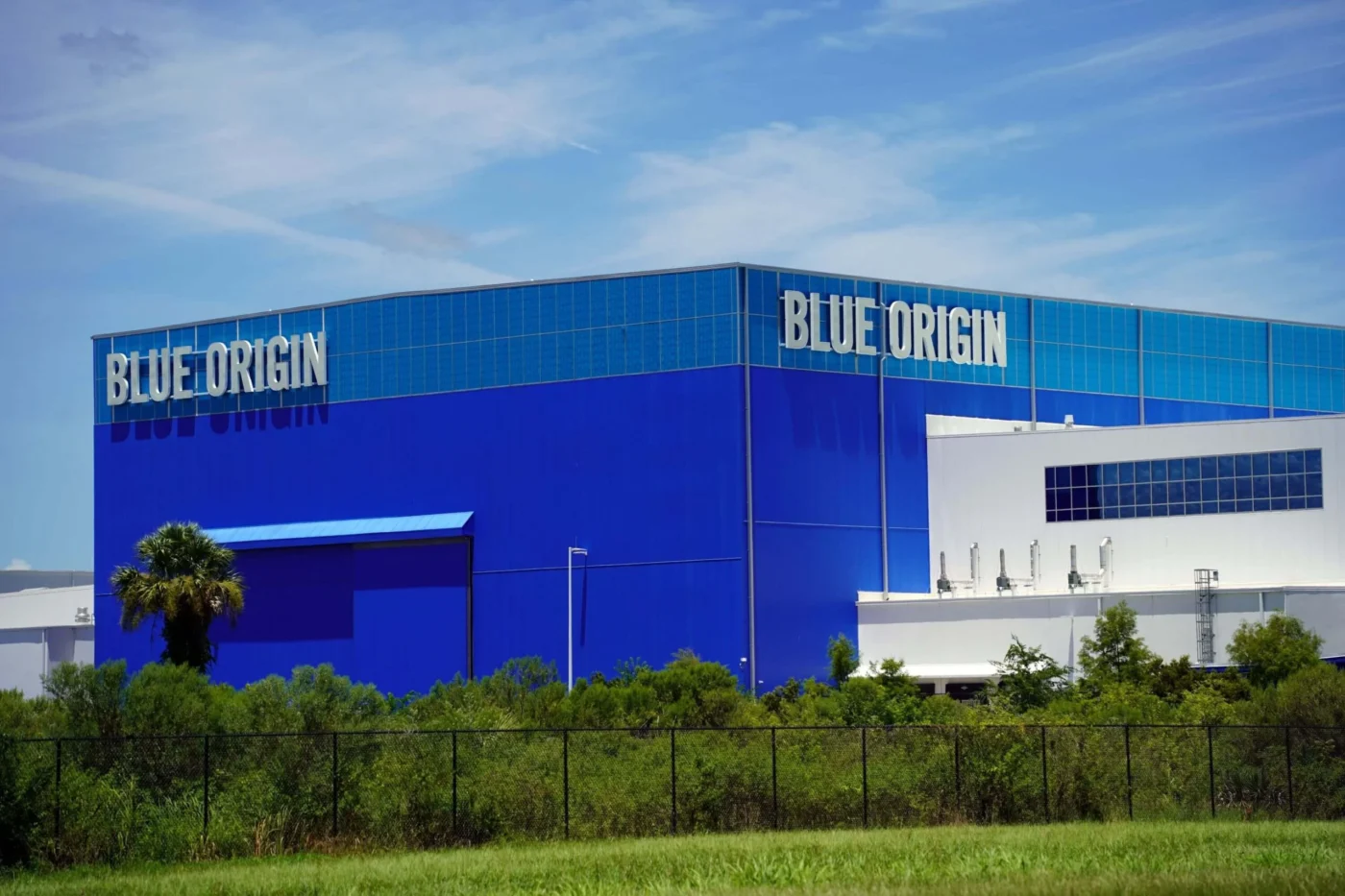 Blue Origin New Glenn Rocket Erupts in Flames During Hotfire Test at Cape Canaveral