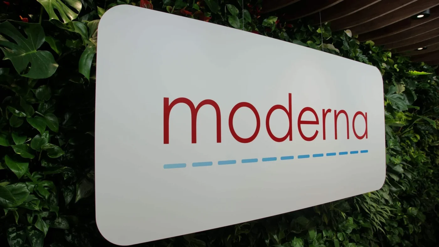 Moderna (MRNA) Surges Nearly 8% as Q1 Revenue Crushes Wall Street Forecasts