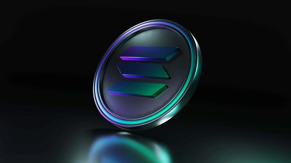 Solana (SOL) Price Faces Critical Test as Goldman Sachs Exits and Pump.fun Offloads Tokens