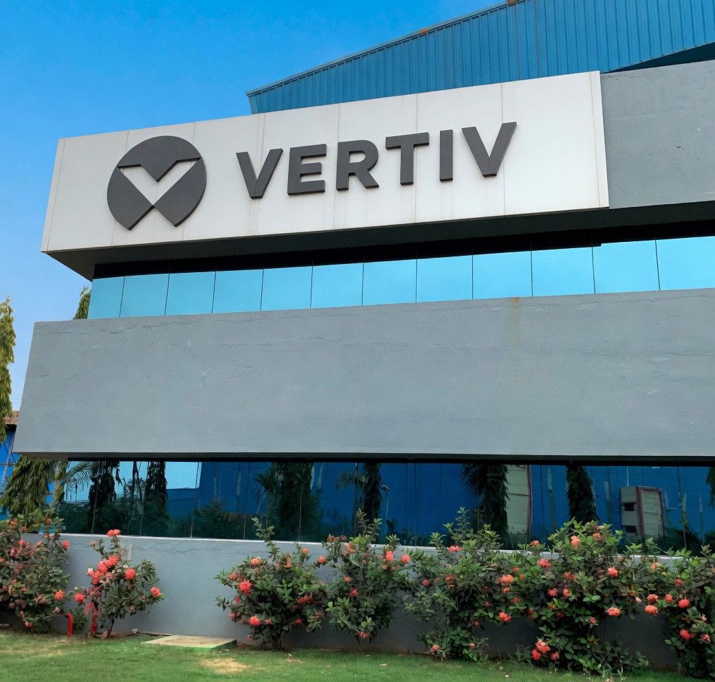 Vertiv (VRT) Stock Soars to New Peaks Amid AI Infrastructure Boom