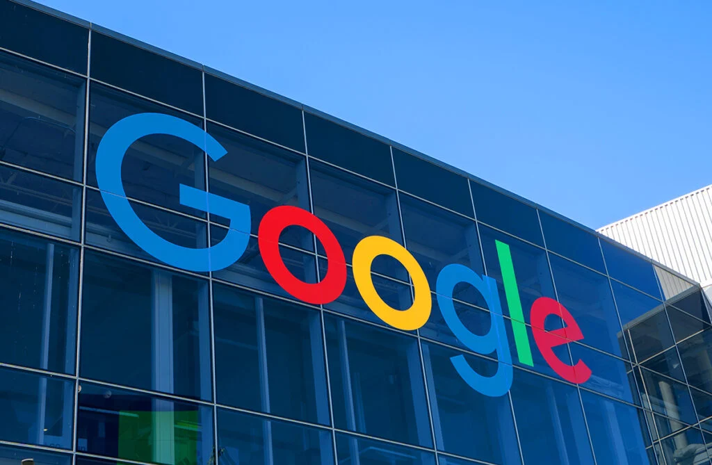 Alphabet (GOOGL) Stock: Google Eyes SpaceX Partnership for Orbital Data Center Project