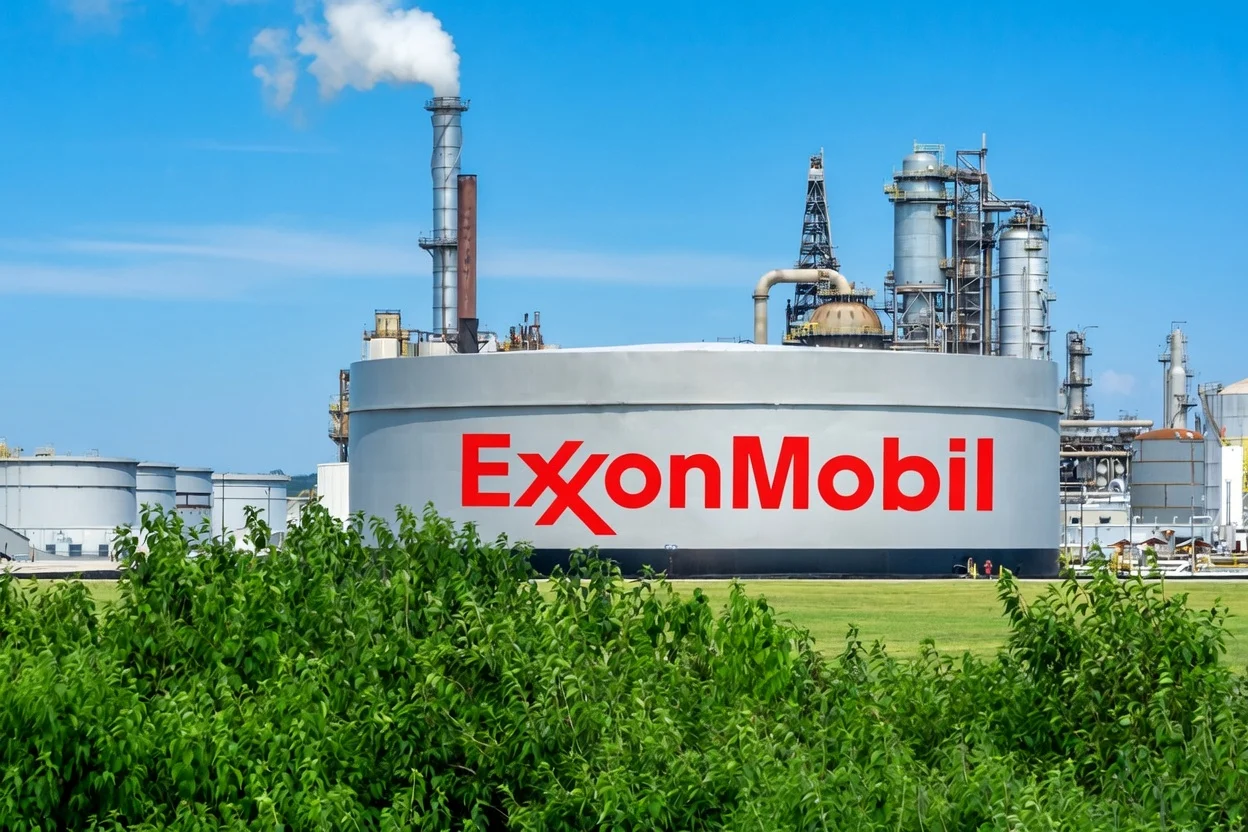 ExxonMobil (XOM) Stock Jumps Nearly 3% on Crude Rally Triggered by Iran Diplomatic Freeze