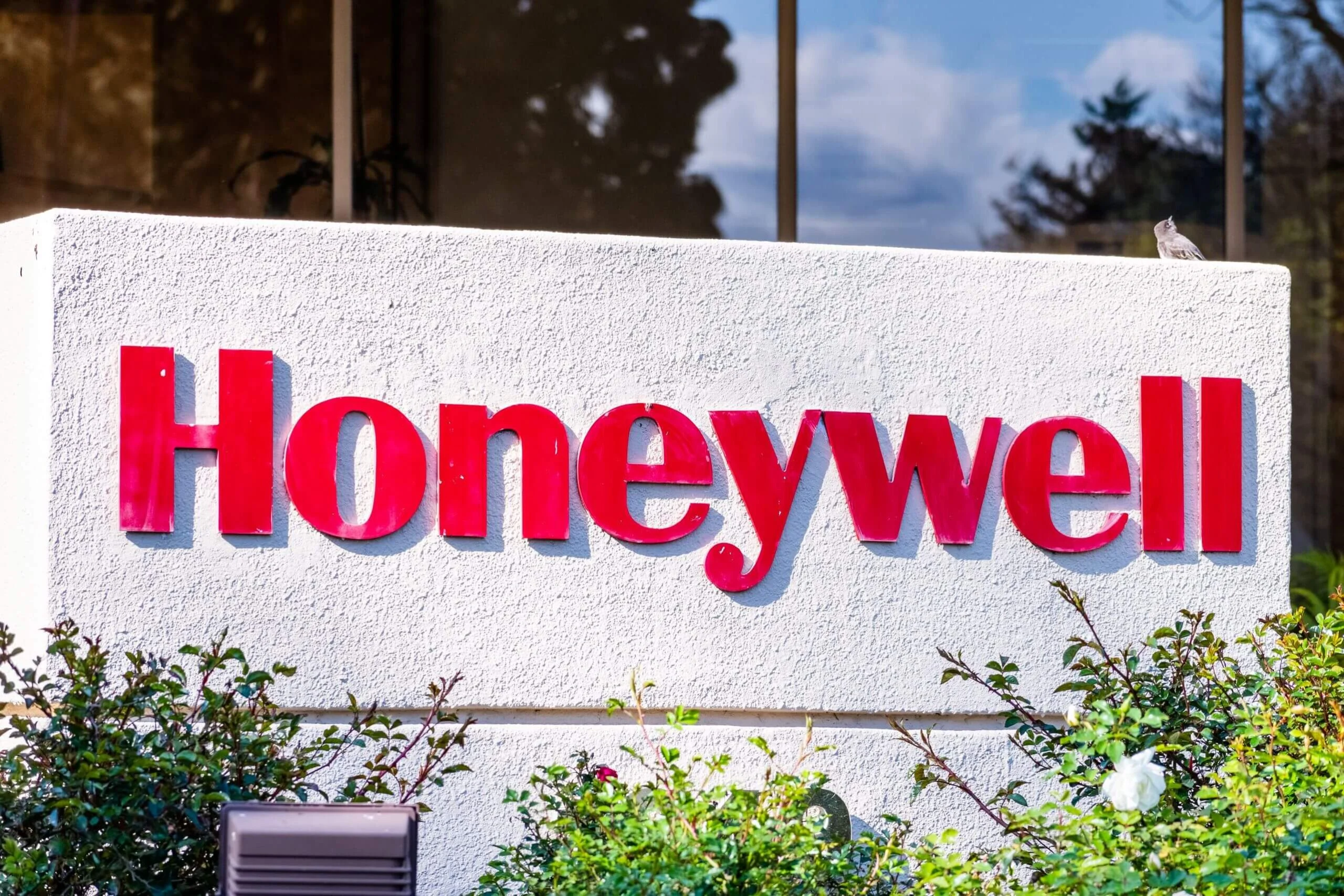 Honeywell (HON) Shares Surge 4% Following Board’s Final Aerospace Spin-Off Confirmation