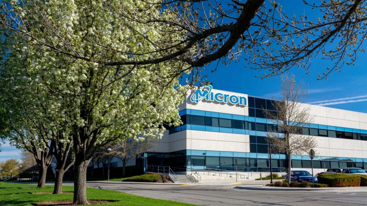 Micron (MU) Stock Retreats 6.7% After Hitting All-Time Peak — Analysts Recommend Buying the Pullback