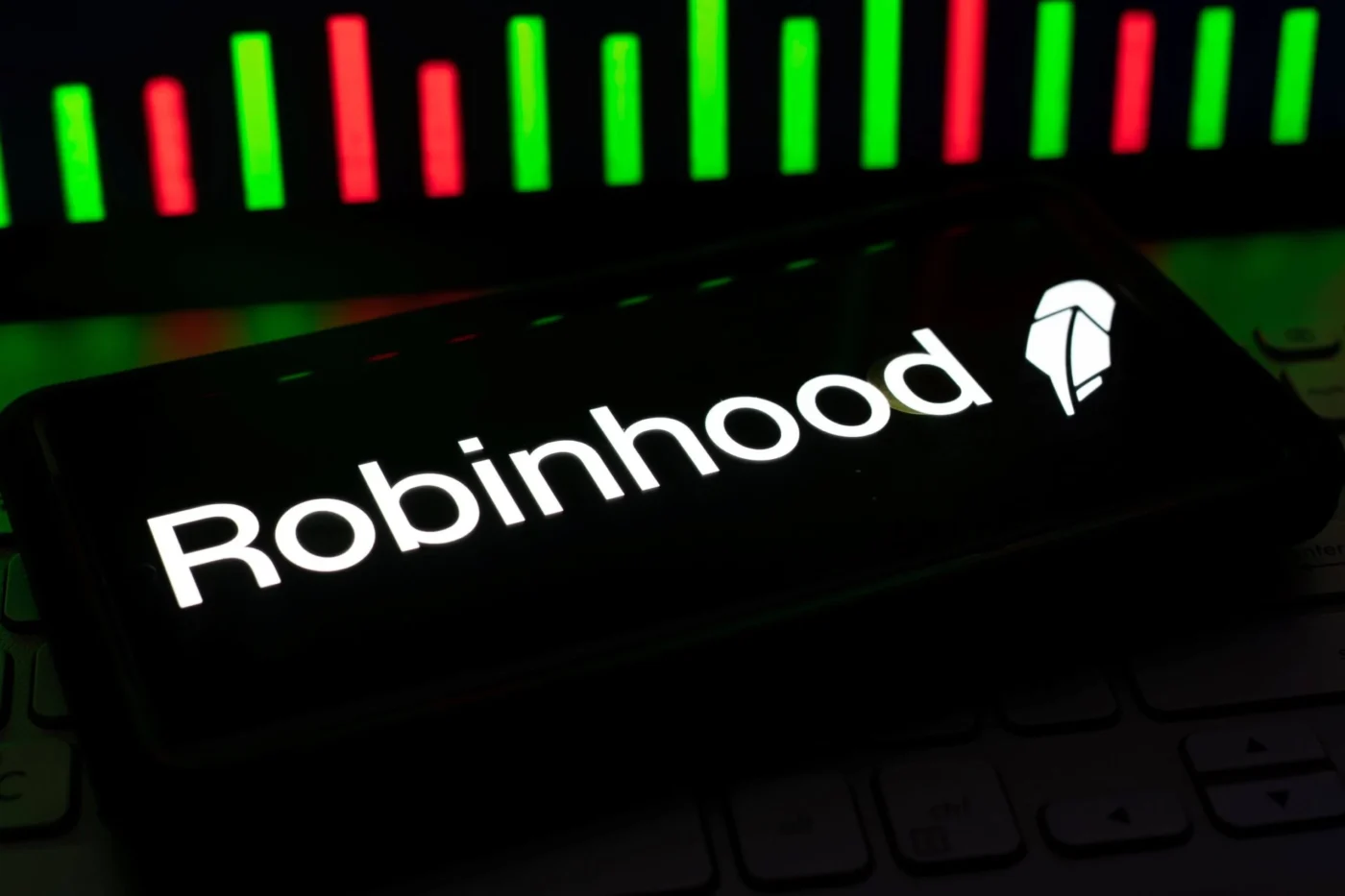 Robinhood (HOOD) Stock Soars 11% on Workforce Cuts and Bullish Analyst Moves