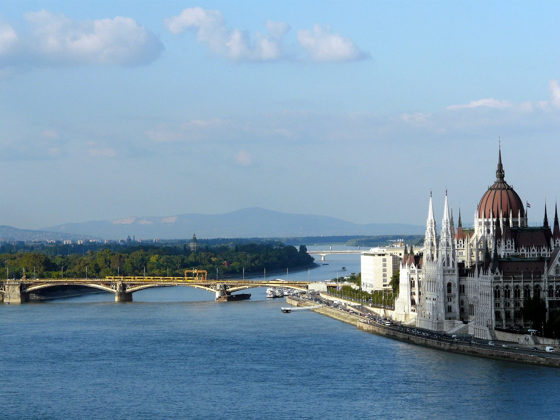 Hungary Scraps Harsh Crypto Penalties Following European Union Pressure