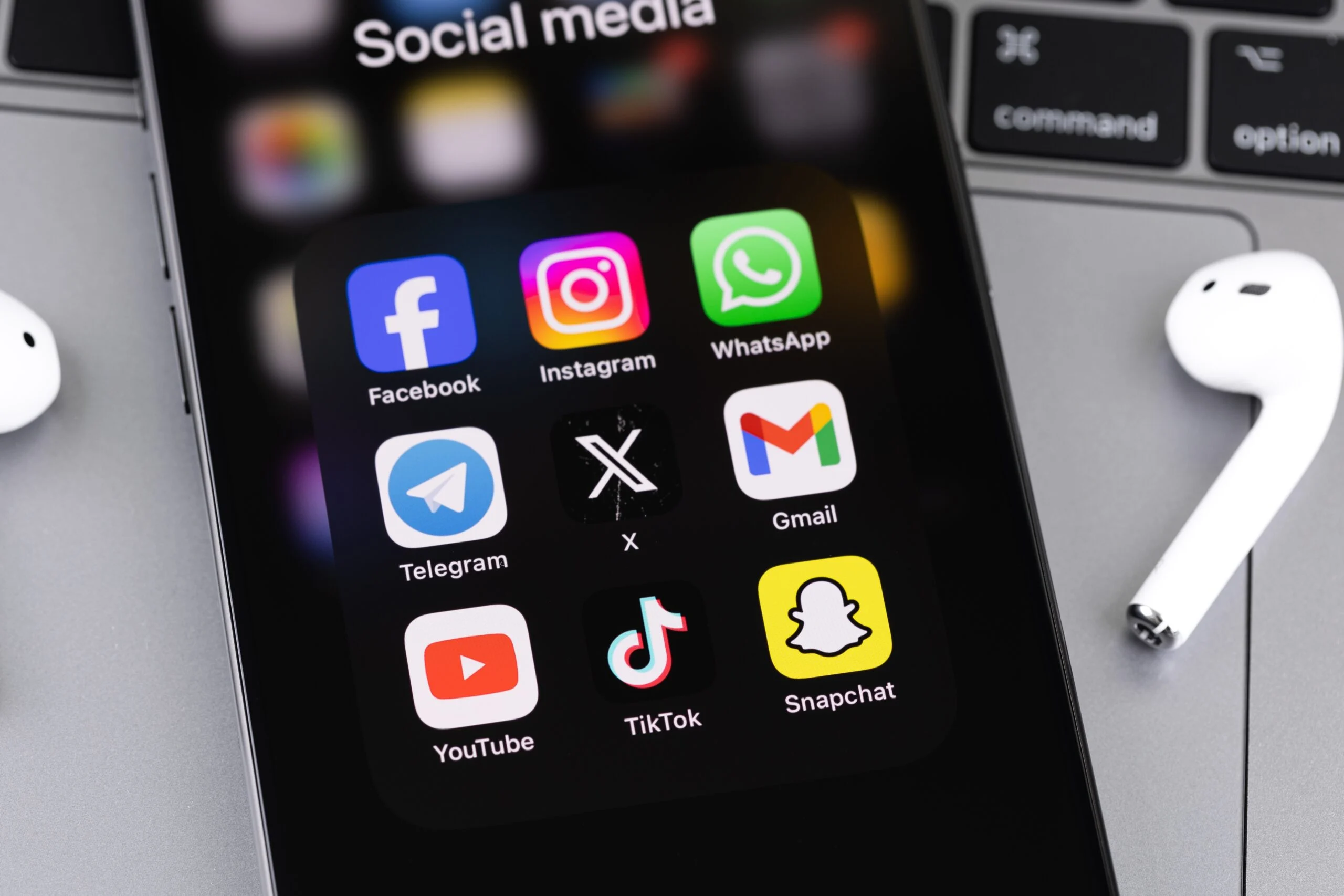 UK Announces Nationwide Social Media Ban for Under-16s Effective Spring 2027