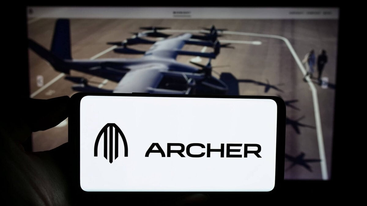 Archer Aviation (ACHR) Stock Tumbles 8% Amid Mounting Cash Burn Concerns