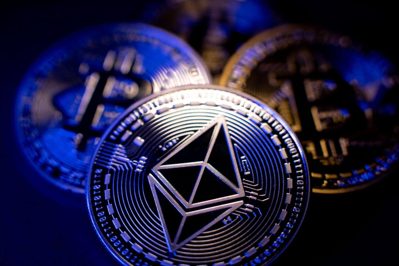 Bitcoin vs Ethereum: Which Cryptocurrency Offers the Strongest Investment Opportunity in 2026?