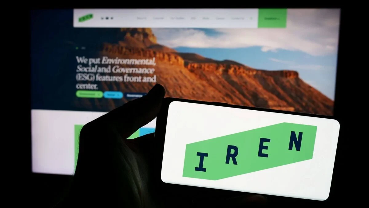 IREN Stock Plunges 9% Amid Meta Cloud Competition and Executive Compensation Controversy