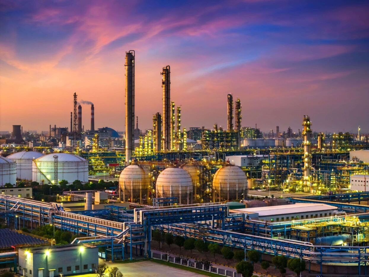 Crude Oil Surges Past $90 Amid U.S.-Iran Conflict Choking Hormuz Strait