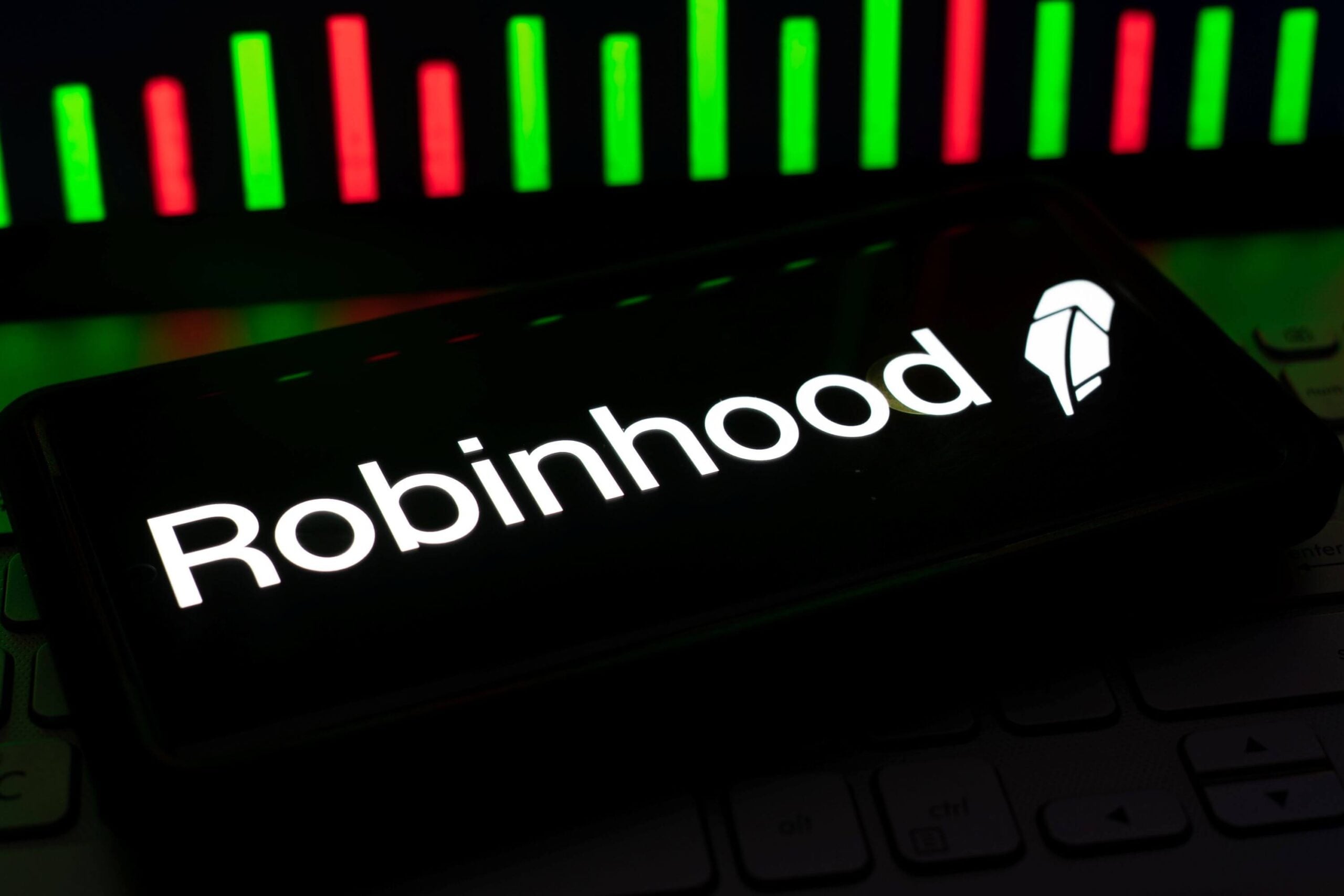 Robinhood (HOOD) Stock Surges Following Goldman Sachs Price Target Increase to $121