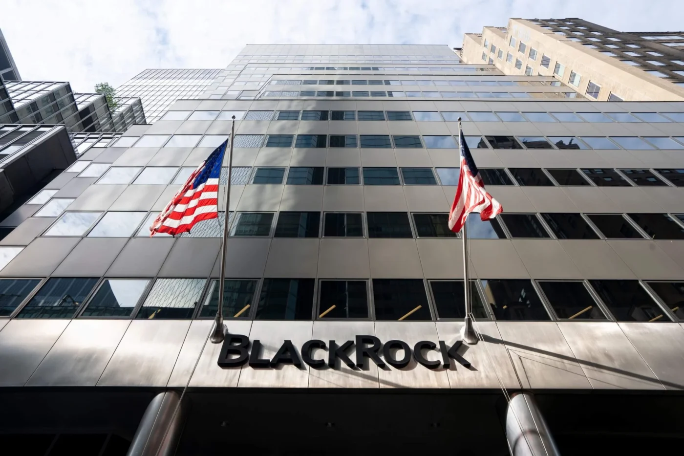 BlackRock Introduces Bitcoin-Linked ETF With 3% Crypto Allocation for Canadian Investors