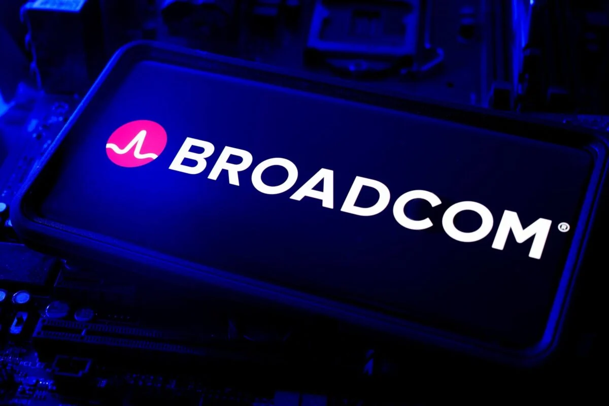 Broadcom (AVGO) Stock Tumbles 5% as Marvell Secures Major Google AI Chip Contract