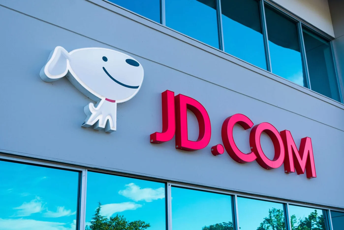 JD.com (JD) Stock Slides 4% Despite 15% Net Income Surge in Q2 Earnings