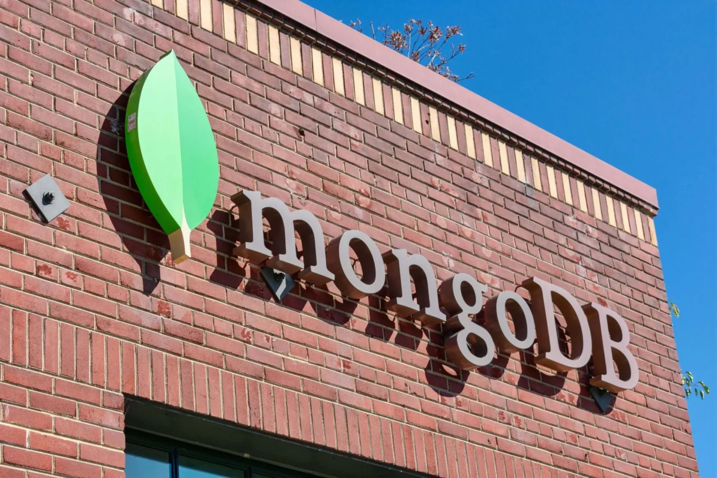 MongoDB (MDB) Stock Surges Past $450 as Wall Street Analysts Boost Forecasts