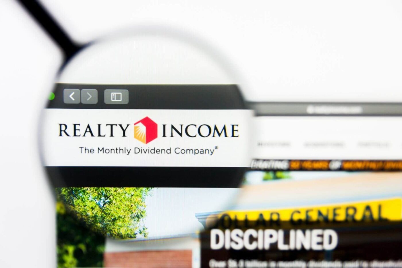 Realty Income (O) Stock: Should You Buy After UBS’s Massive $641M Investment?
