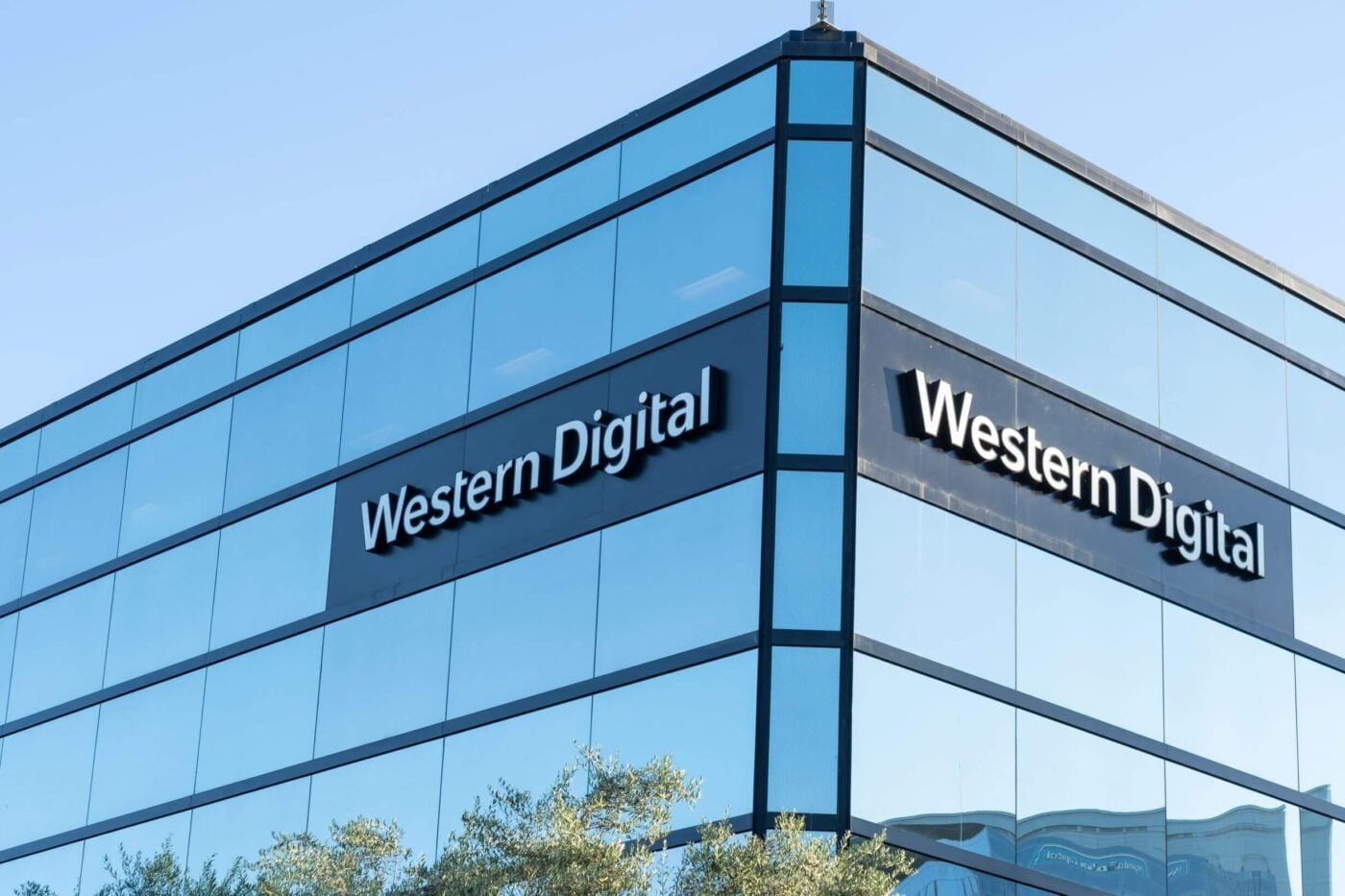 Western Digital (WDC) Stock Surges 7% as SanDisk AI Storage Outlook Lifts Sector