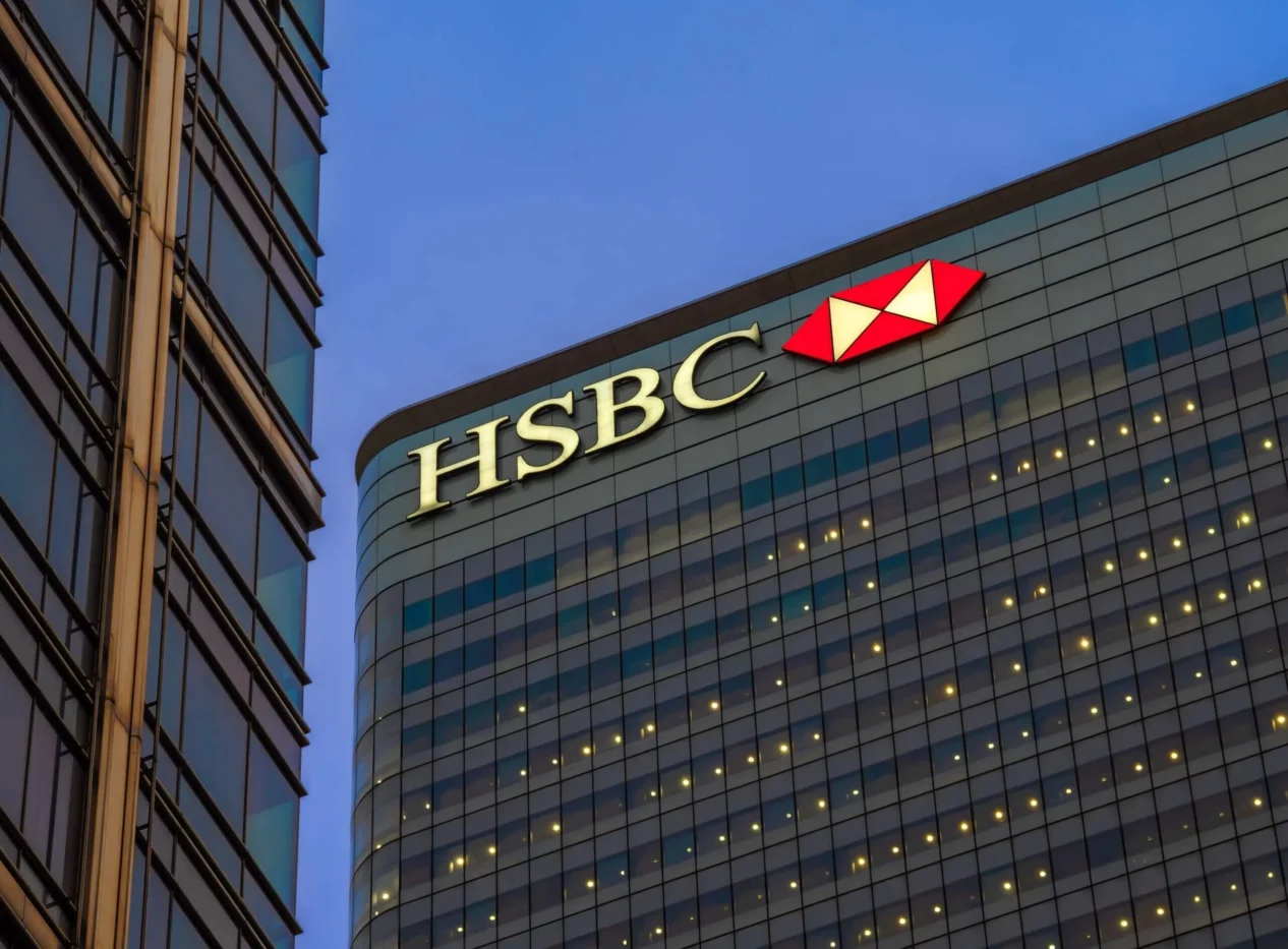 HSBC Maintains Maximum Bullish Stance on Equities with Tech as Leading Choice