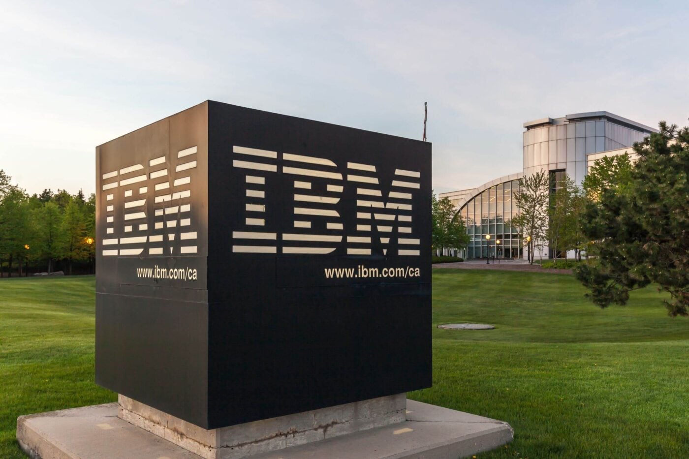 IBM (IBM) Stock Declines 2% Following Swift Blockchain Integration Announcement