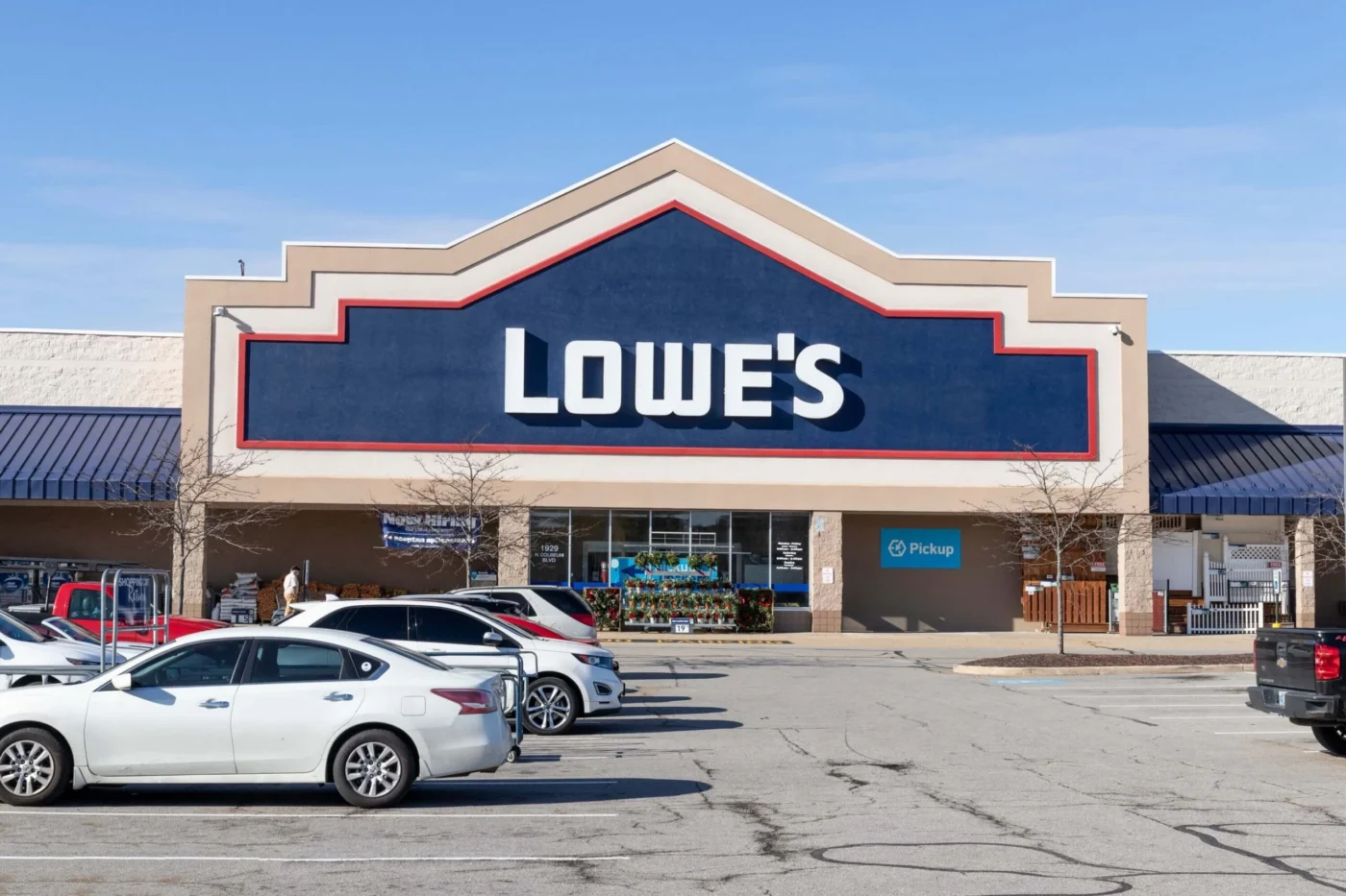 Lowe’s (LOW) Launches Drone Delivery Pilot Despite Stock Decline