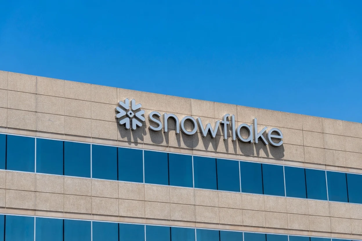 Snowflake (SNOW) Stock Tumbles 5% on $3.5B Convertible Debt Announcement