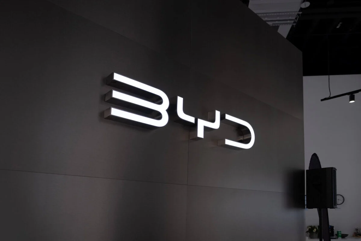 BYD (BYDDY) Stock: Chinese EV Leader Eyes 2.5M Export Goal for 2027