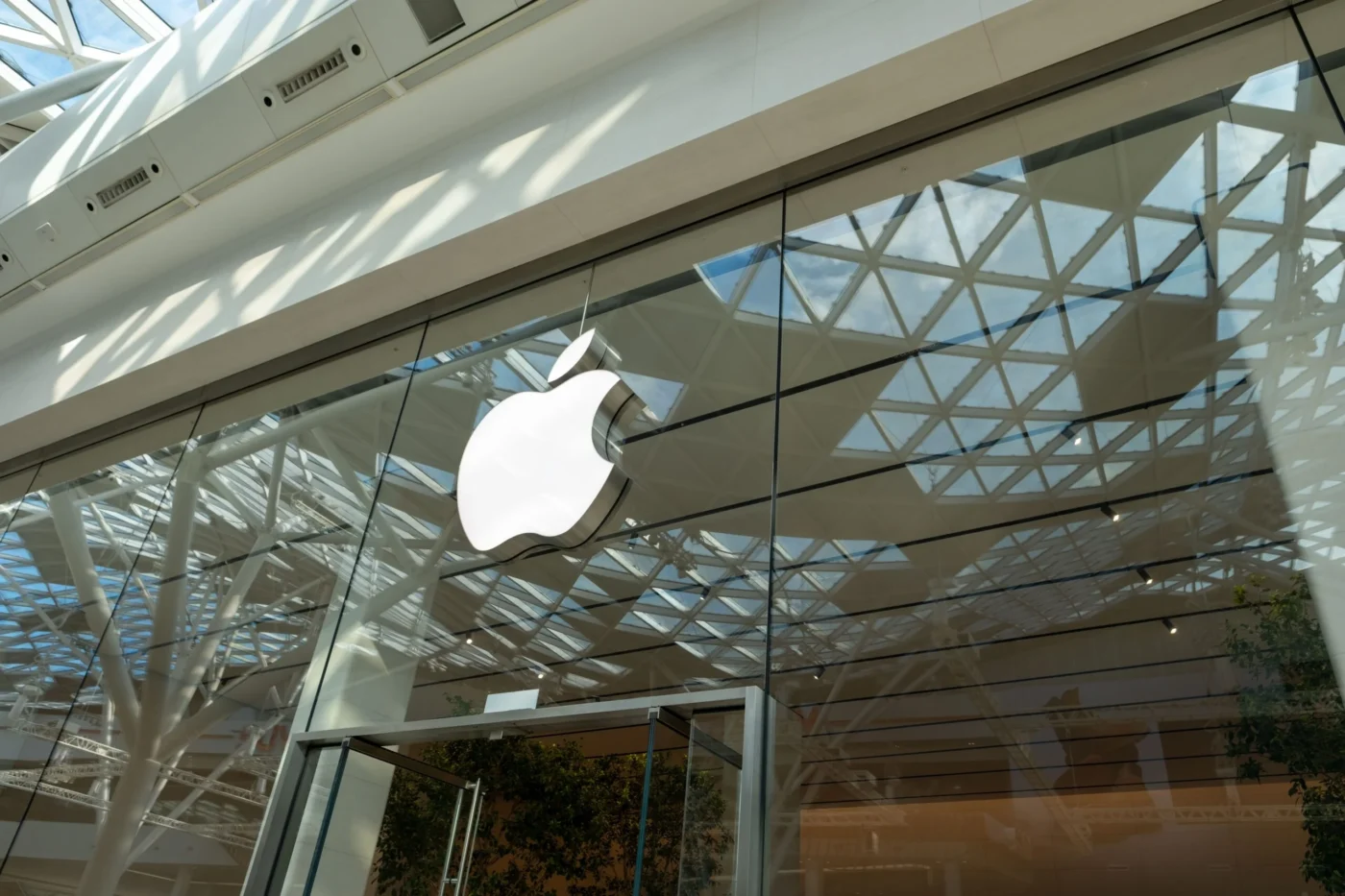 Apple (AAPL) Stock Retreats Following Record-Breaking Peak Driven by iPhone Momentum