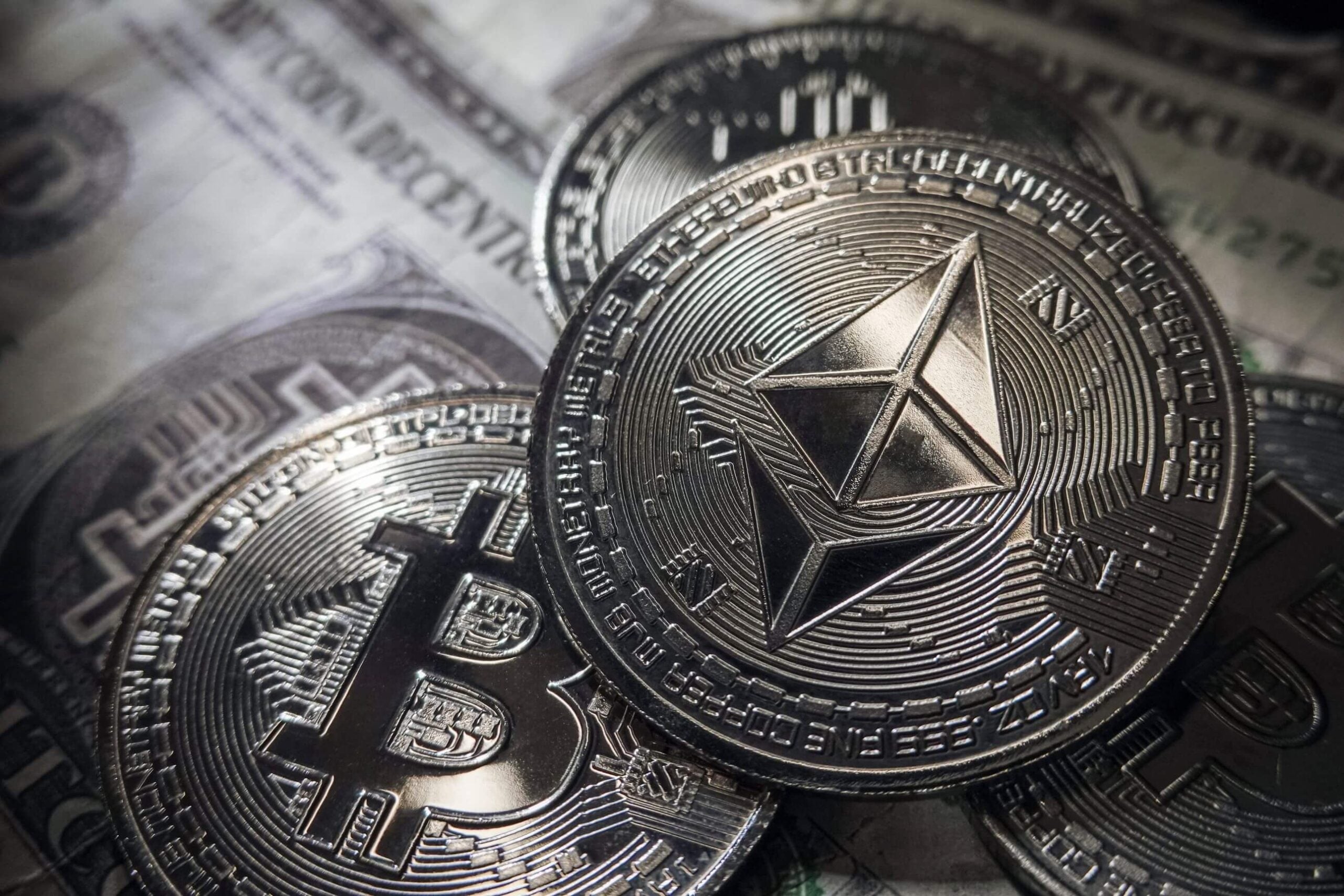 Bitcoin (BTC) Price: Analysts Watch $82,000 Support and $84,200 Resistance